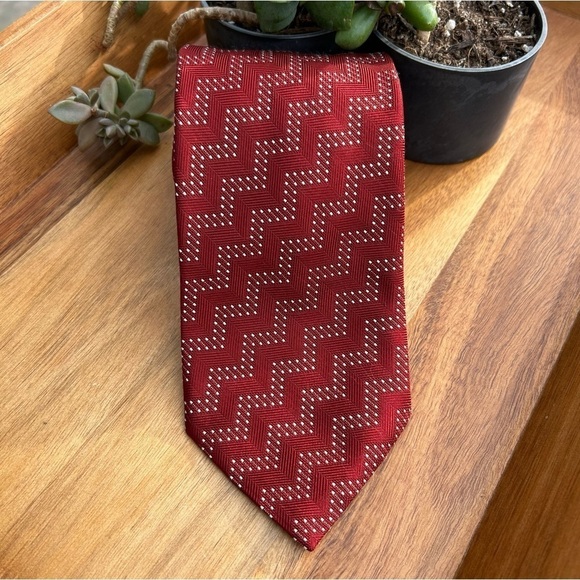 Vintage Giorgio Armani 100% Silk Tie | Geometric Design | Made in Italy - Picture 1 of 7